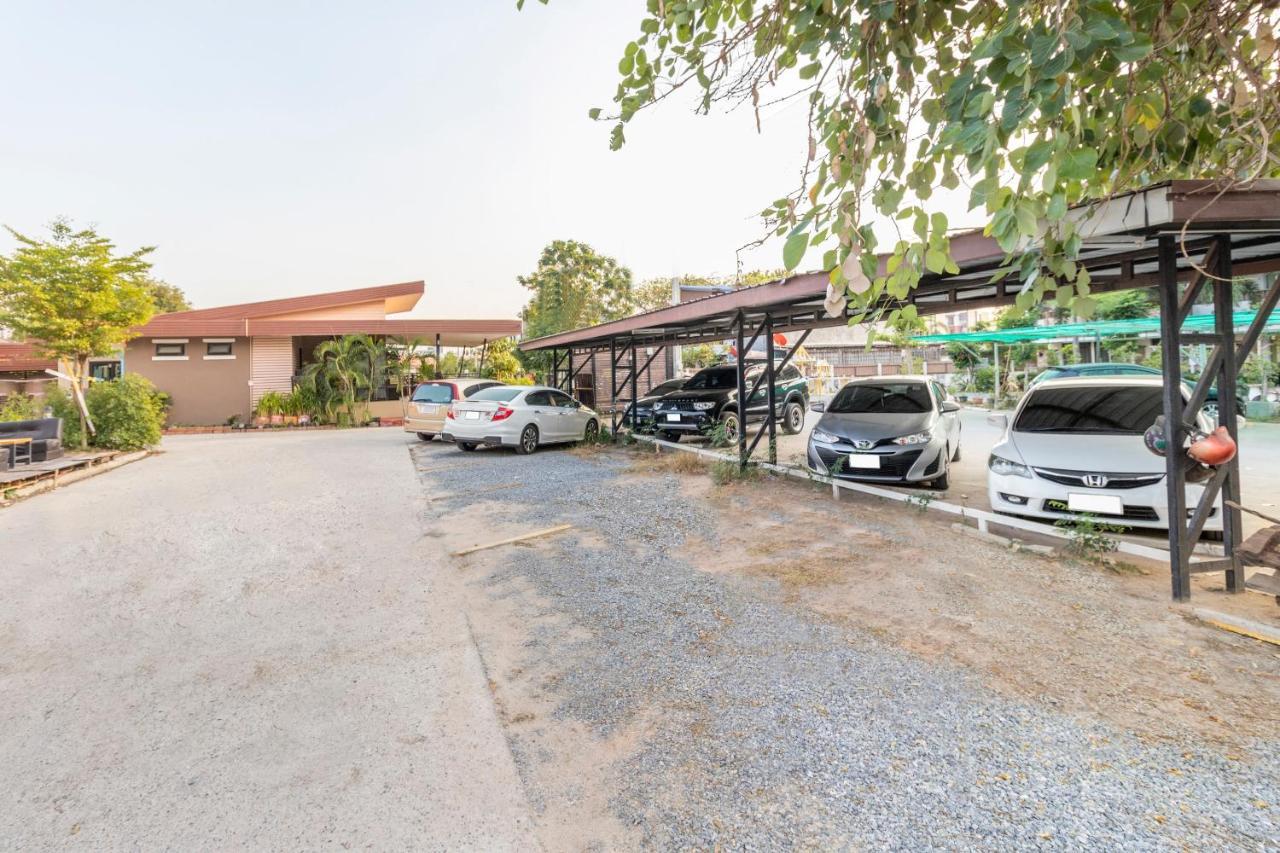 OYO 798 Reurn Mareena Resort Nakhon Ratchasima Extérieur photo