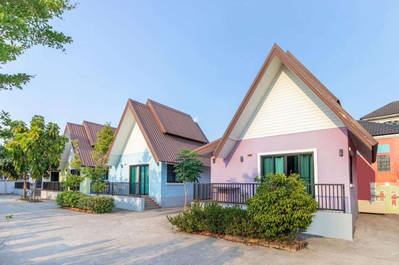 OYO 798 Reurn Mareena Resort Nakhon Ratchasima Extérieur photo